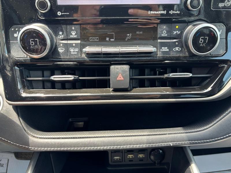 Toyota Highlander XLE FWD V6 2021