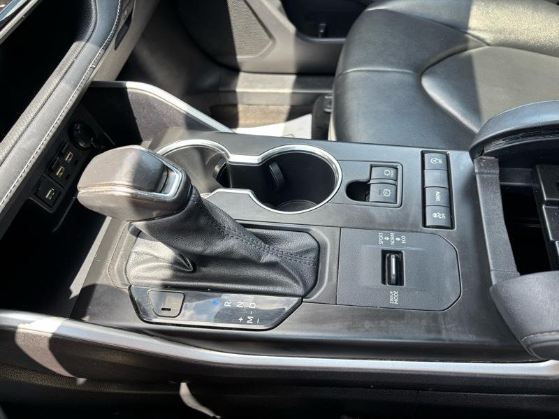 Toyota Highlander XLE FWD V6 2021