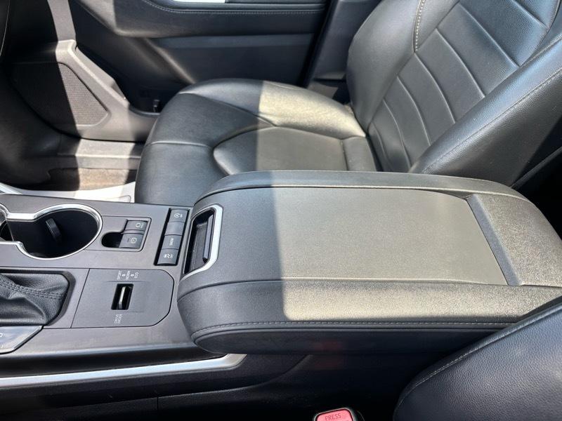 Toyota Highlander XLE FWD V6 2021