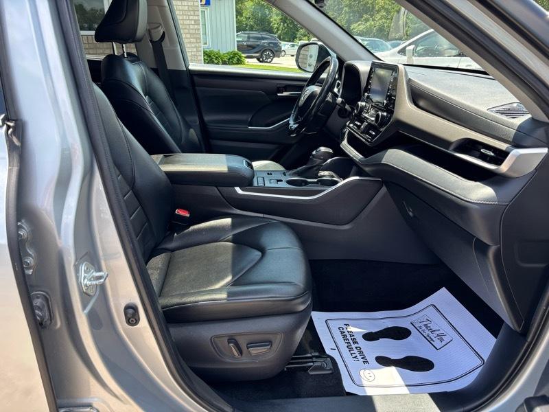 Toyota Highlander XLE FWD V6 2021