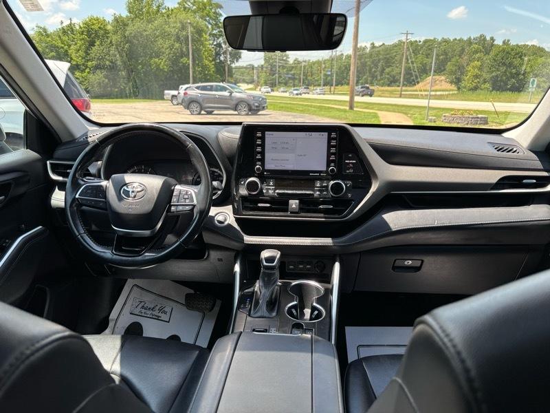 Toyota Highlander XLE FWD V6 2021
