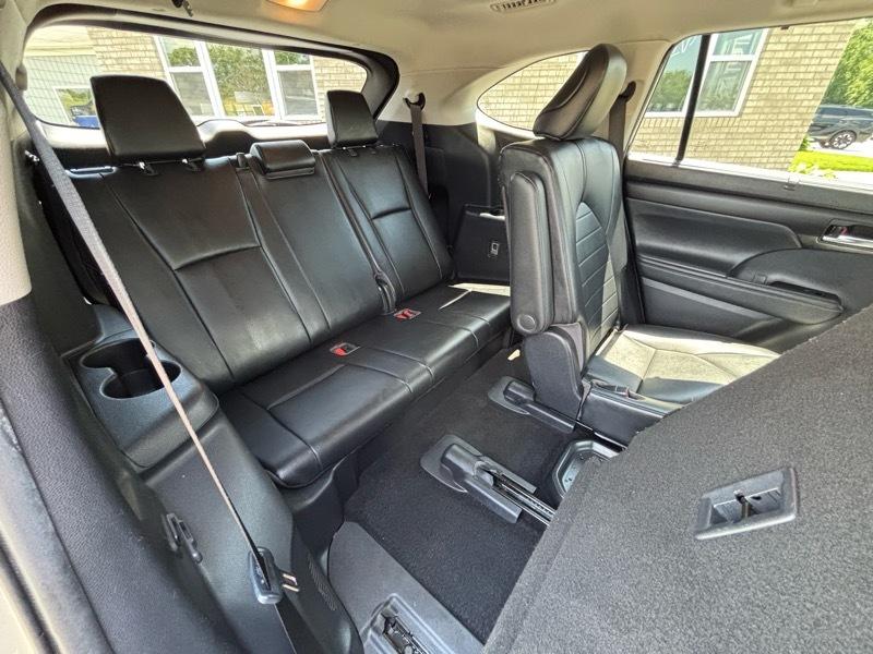 Toyota Highlander XLE FWD V6 2021