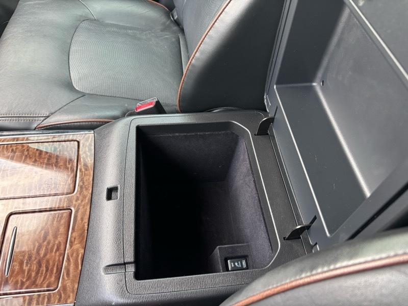 Nissan Armada Platinum AWD 2020