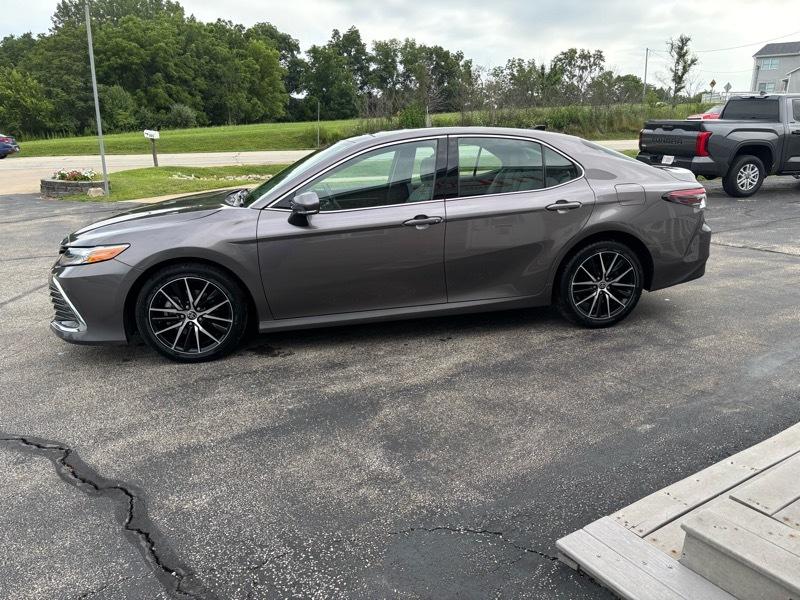 Toyota Camry XLE Auto (Natl) 2021