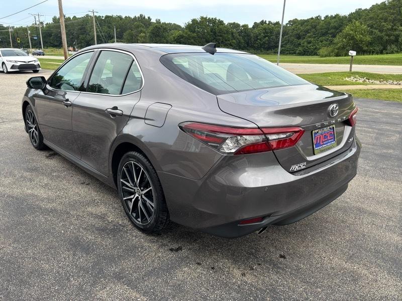Toyota Camry XLE Auto (Natl) 2021