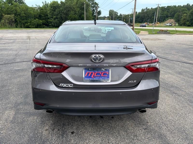 Toyota Camry XLE Auto (Natl) 2021