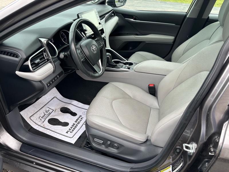 Toyota Camry XLE Auto (Natl) 2021
