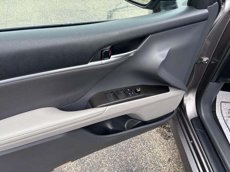 Toyota Camry XLE Auto (Natl) 2021