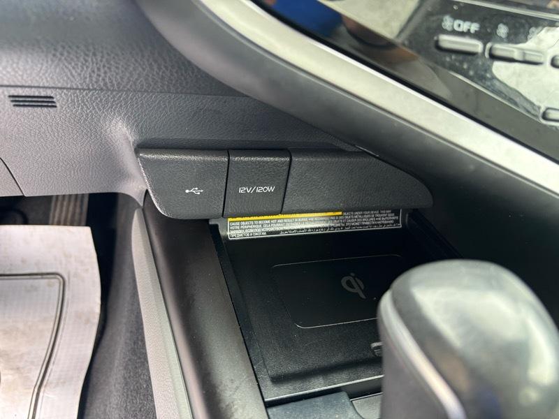 Toyota Camry XLE Auto (Natl) 2021