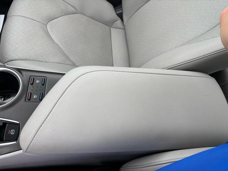 Toyota Camry XLE Auto (Natl) 2021