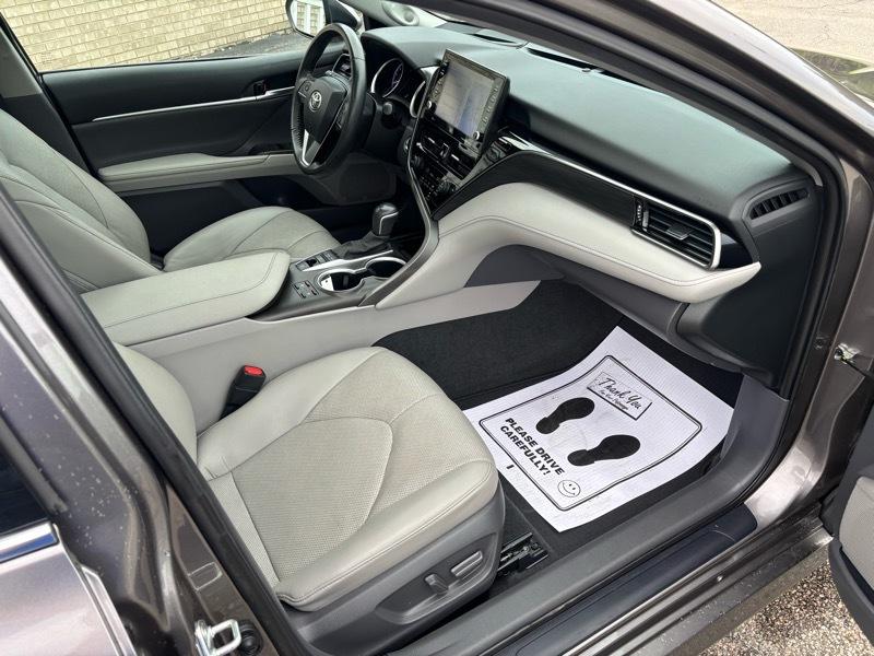Toyota Camry XLE Auto (Natl) 2021