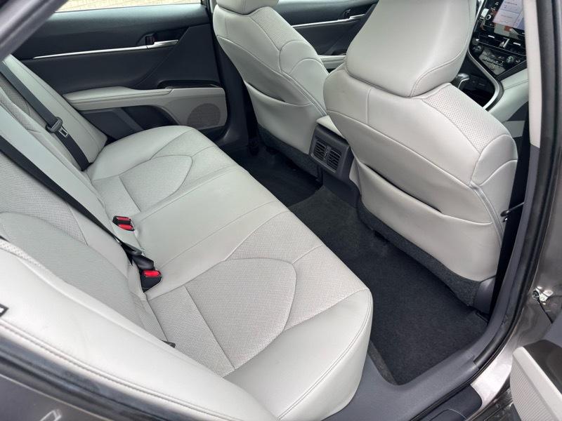 Toyota Camry XLE Auto (Natl) 2021