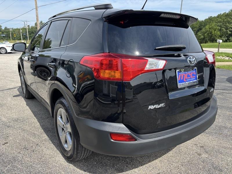 Toyota RAV4 XLE FWD 2015
