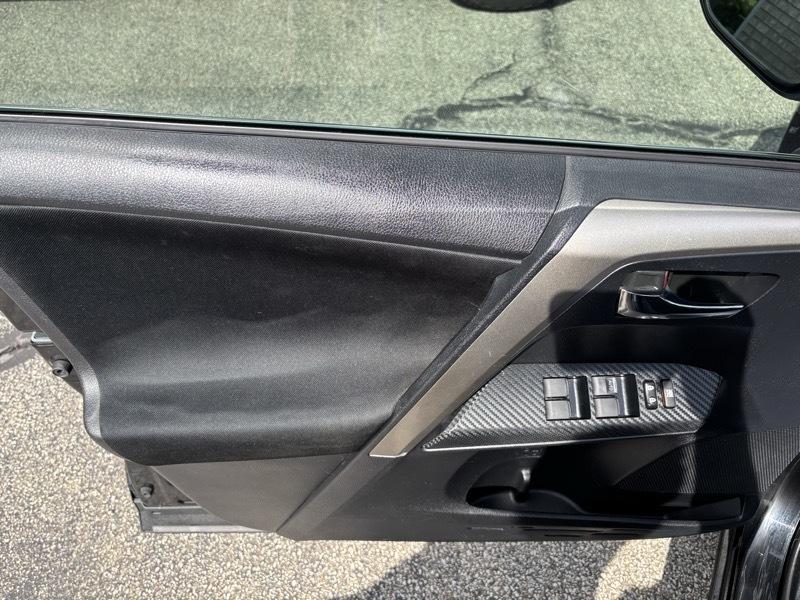 Toyota RAV4 XLE FWD 2015