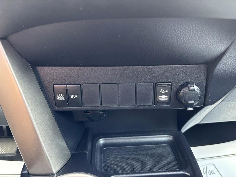 Toyota RAV4 XLE FWD 2015