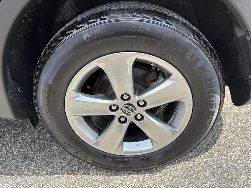 Toyota RAV4 XLE FWD 2015