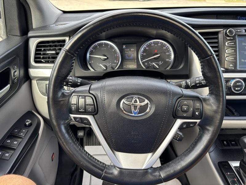 Toyota Highlander Limited Platinum 4D SUV AWD 2017
