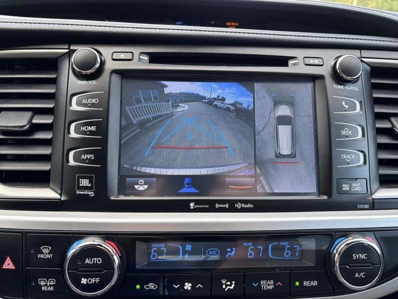 Toyota Highlander Limited Platinum 4D SUV AWD 2017