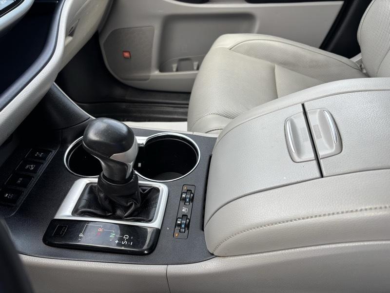 Toyota Highlander Limited Platinum 4D SUV AWD 2017