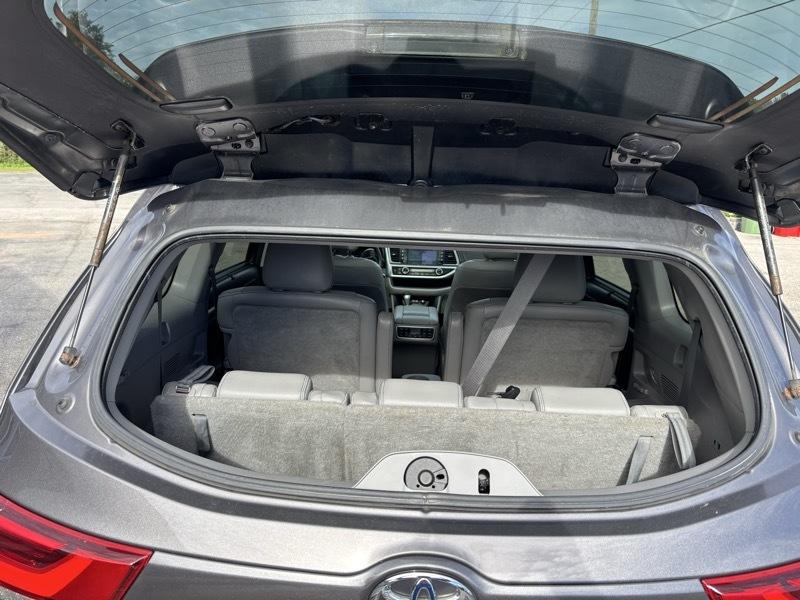 Toyota Highlander Limited Platinum 4D SUV AWD 2017