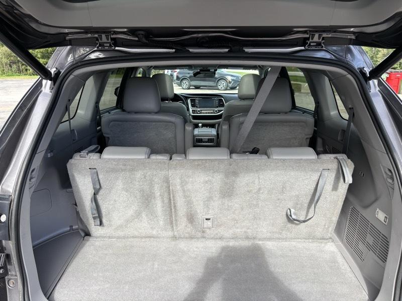 Toyota Highlander Limited Platinum 4D SUV AWD 2017