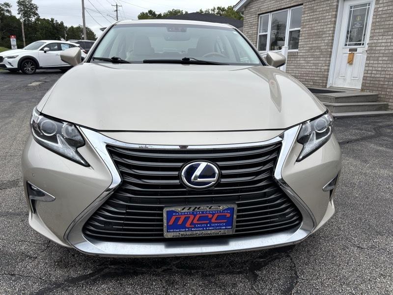 Lexus ES 300h Sedan 2016