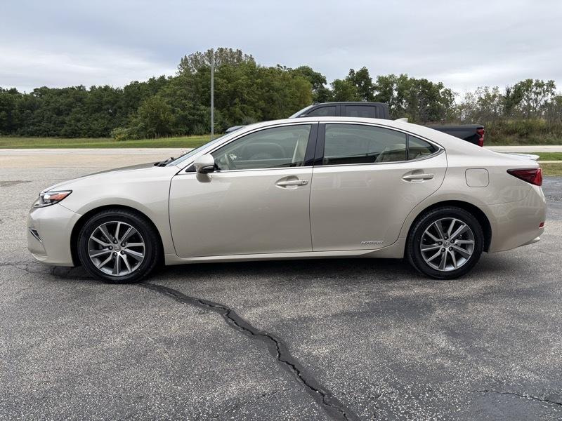 Lexus ES 300h Sedan 2016