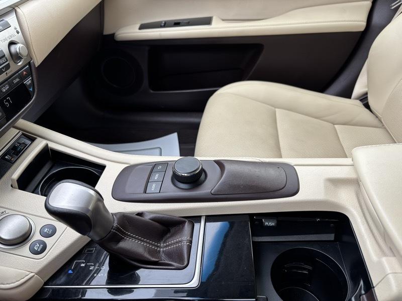 Lexus ES 300h Sedan 2016