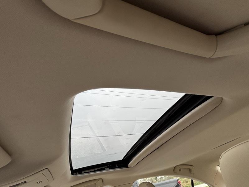 Lexus ES 300h Sedan 2016