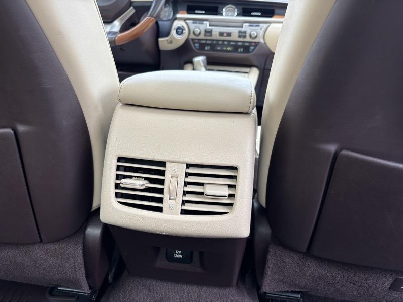 Lexus ES 300h Sedan 2016