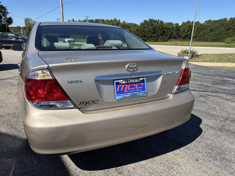 Toyota Camry LE 2005