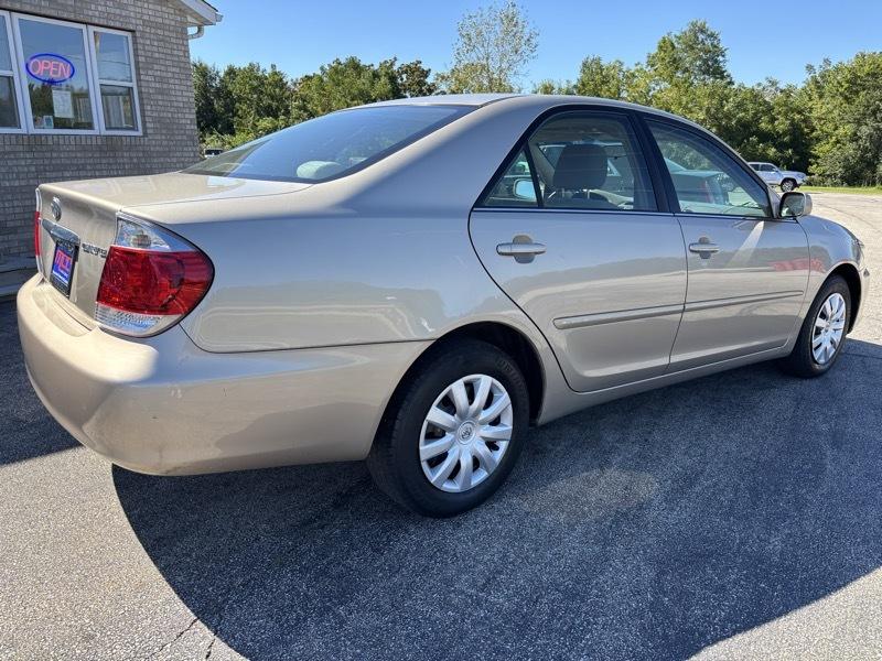 Toyota Camry LE 2005