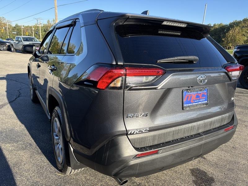 Toyota RAV4 LE 2021