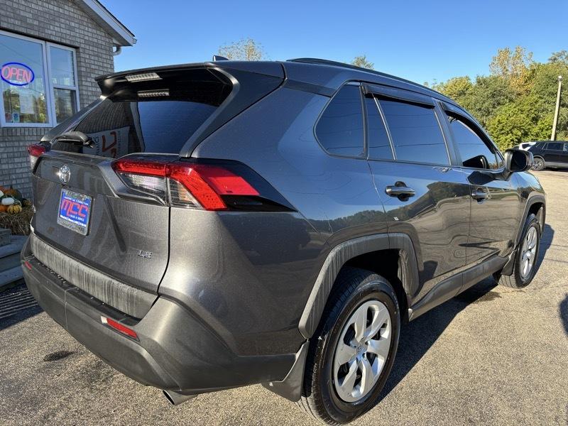 Toyota RAV4 LE 2021
