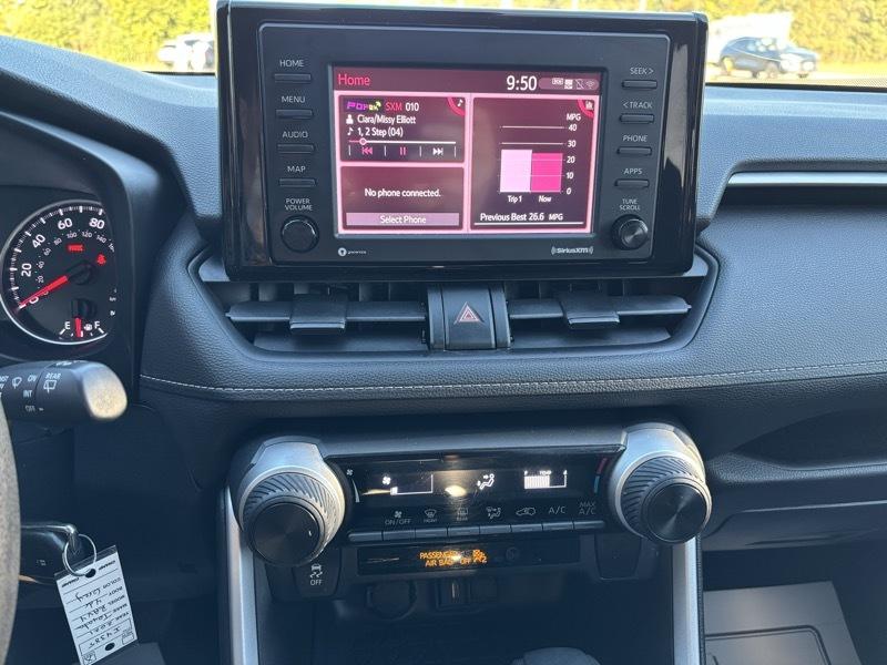 Toyota RAV4 LE 2021