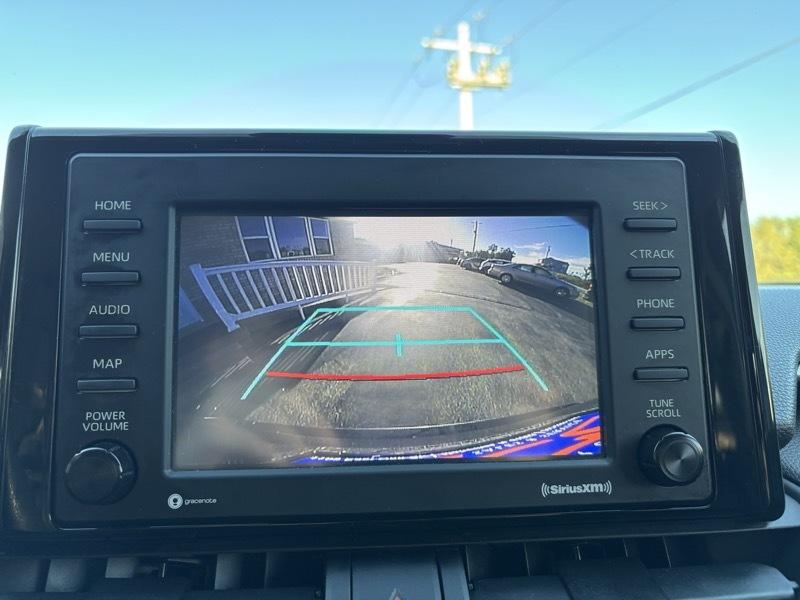 Toyota RAV4 LE 2021