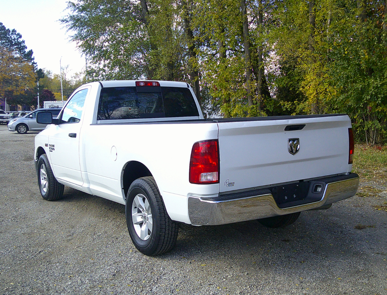 RAM 1500 Classic Tradesman 4x2 Reg Cab 8' Box 2019 RAM 1500 Classic Tradesman 4x2 Reg Cab 8' Box 2019