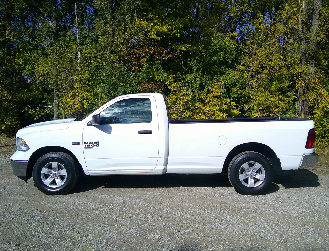 RAM 1500 Classic Tradesman 4x2 Reg Cab 8' Box 2019 RAM 1500 Classic Tradesman 4x2 Reg Cab 8' Box 2019