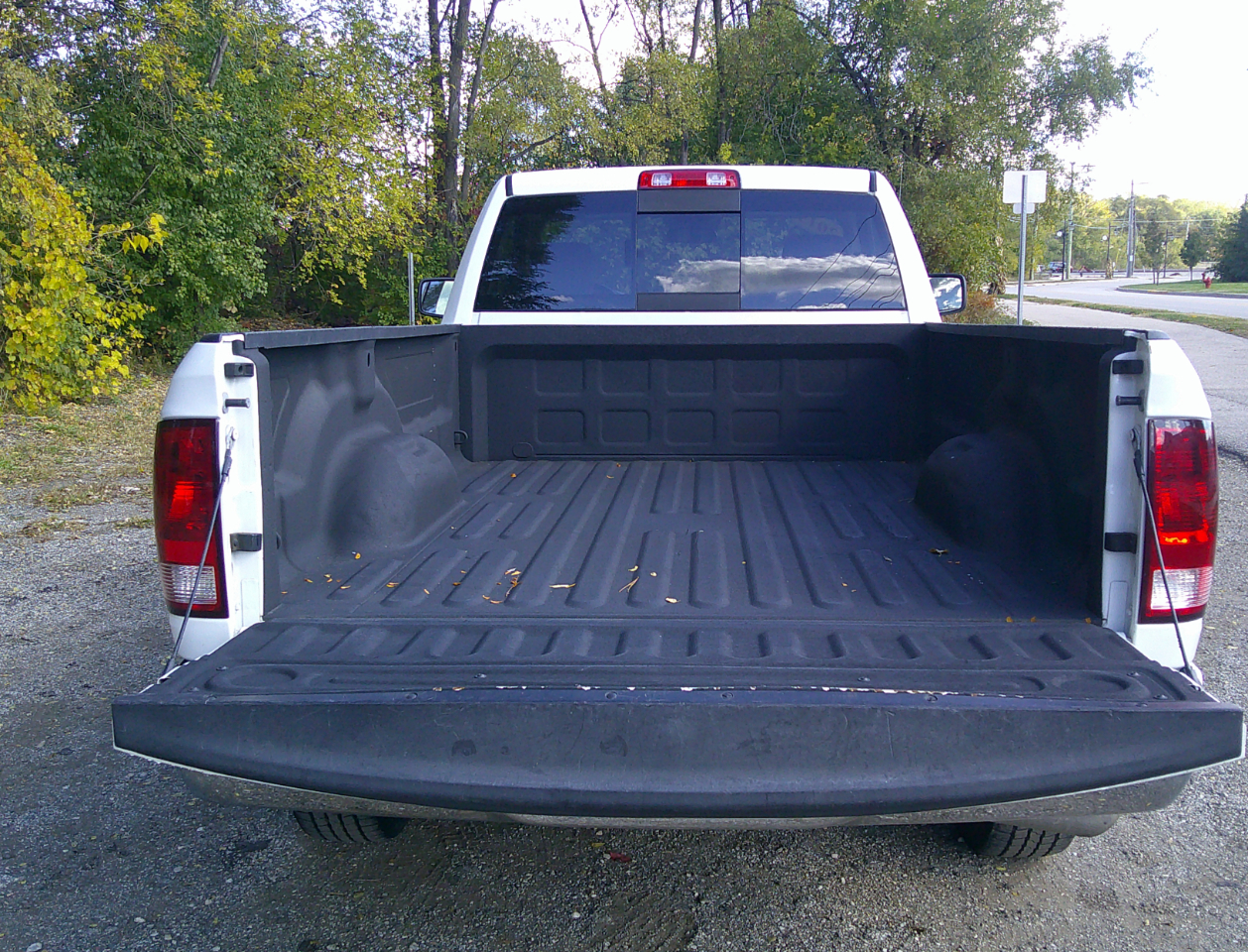 RAM 1500 Classic Tradesman 4x2 Reg Cab 8' Box 2019 RAM 1500 Classic Tradesman 4x2 Reg Cab 8' Box 2019