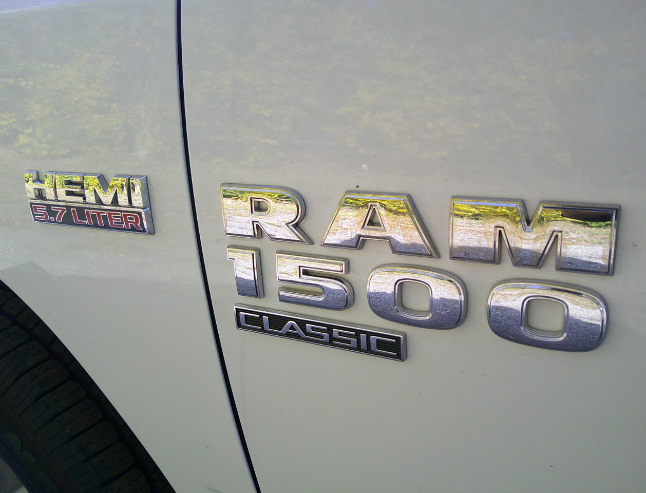 RAM 1500 Classic Tradesman 4x2 Reg Cab 8' Box 2019 RAM 1500 Classic Tradesman 4x2 Reg Cab 8' Box 2019