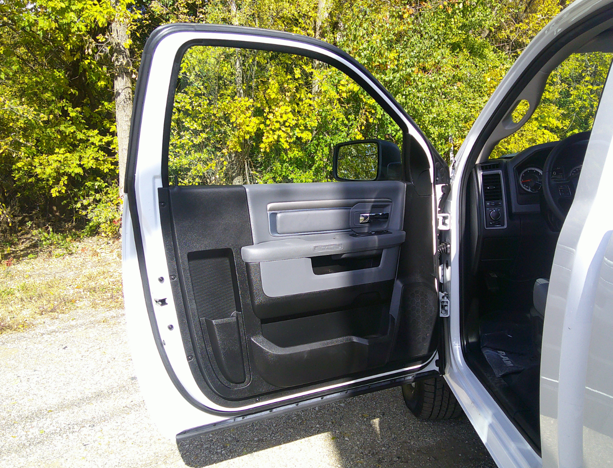 RAM 1500 Classic Tradesman 4x2 Reg Cab 8' Box 2019 RAM 1500 Classic Tradesman 4x2 Reg Cab 8' Box 2019