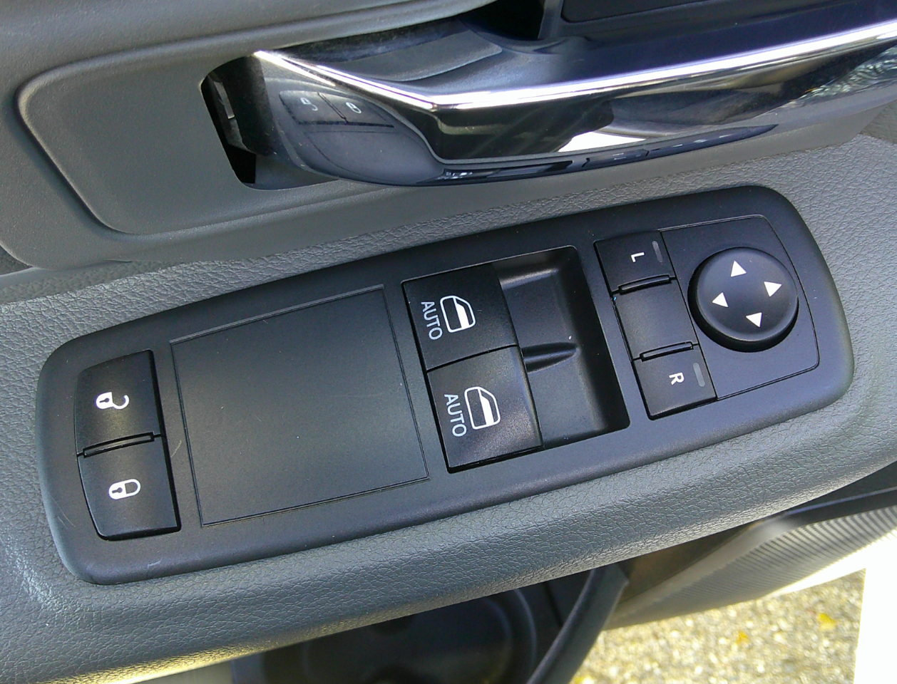 RAM 1500 Classic Tradesman 4x2 Reg Cab 8' Box 2019 RAM 1500 Classic Tradesman 4x2 Reg Cab 8' Box 2019