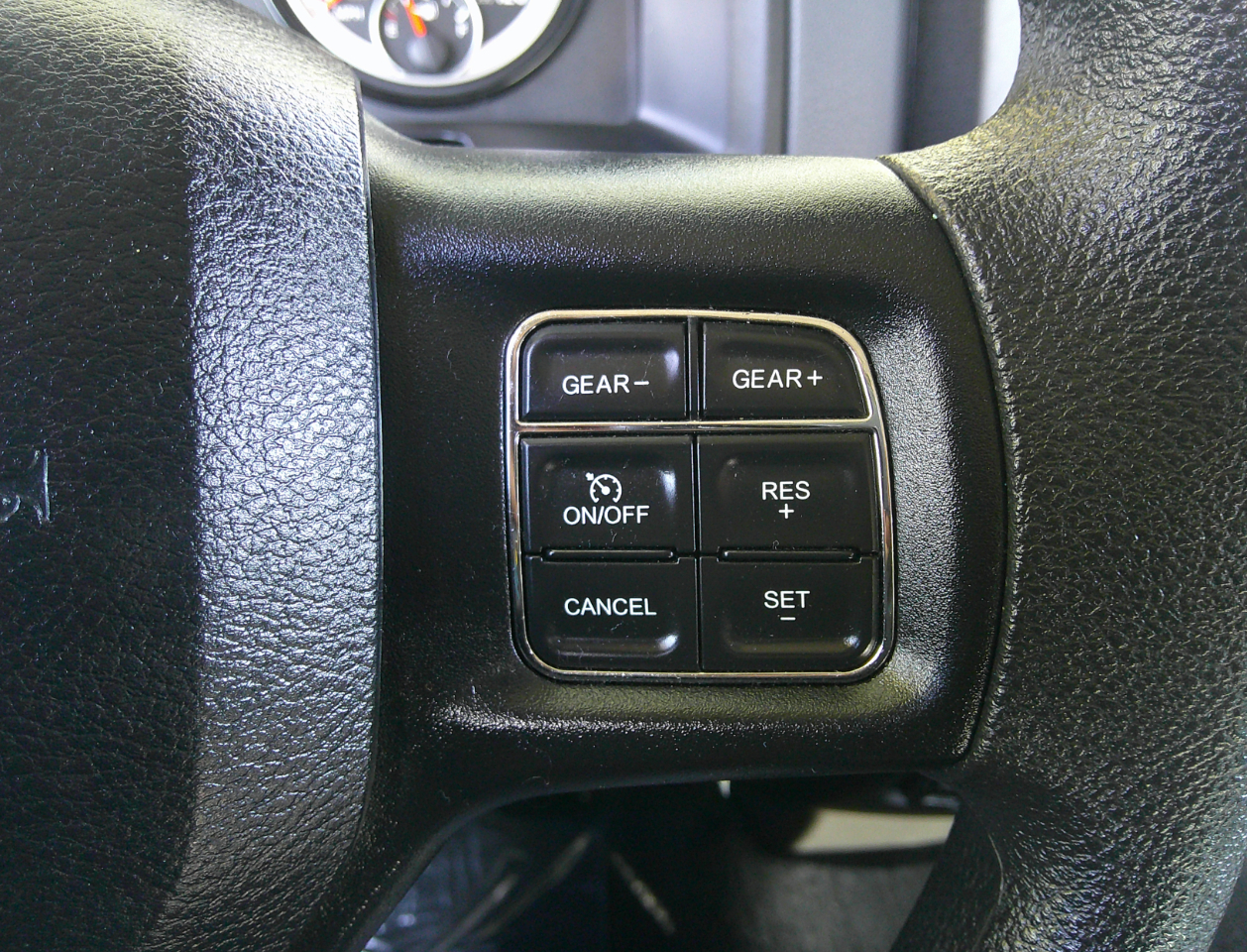 RAM 1500 Classic Tradesman 4x2 Reg Cab 8' Box 2019 RAM 1500 Classic Tradesman 4x2 Reg Cab 8' Box 2019