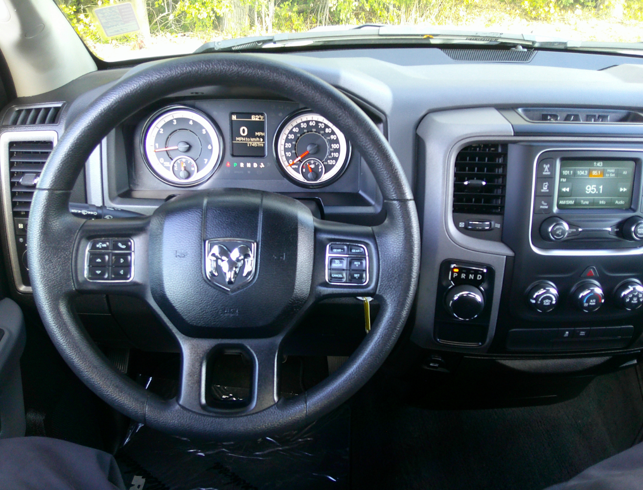 RAM 1500 Classic Tradesman 4x2 Reg Cab 8' Box 2019 RAM 1500 Classic Tradesman 4x2 Reg Cab 8' Box 2019