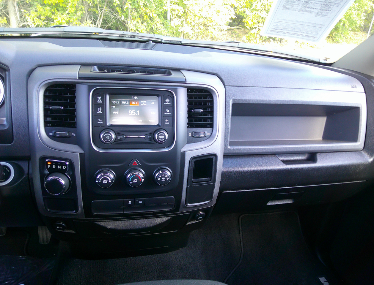 RAM 1500 Classic Tradesman 4x2 Reg Cab 8' Box 2019 RAM 1500 Classic Tradesman 4x2 Reg Cab 8' Box 2019