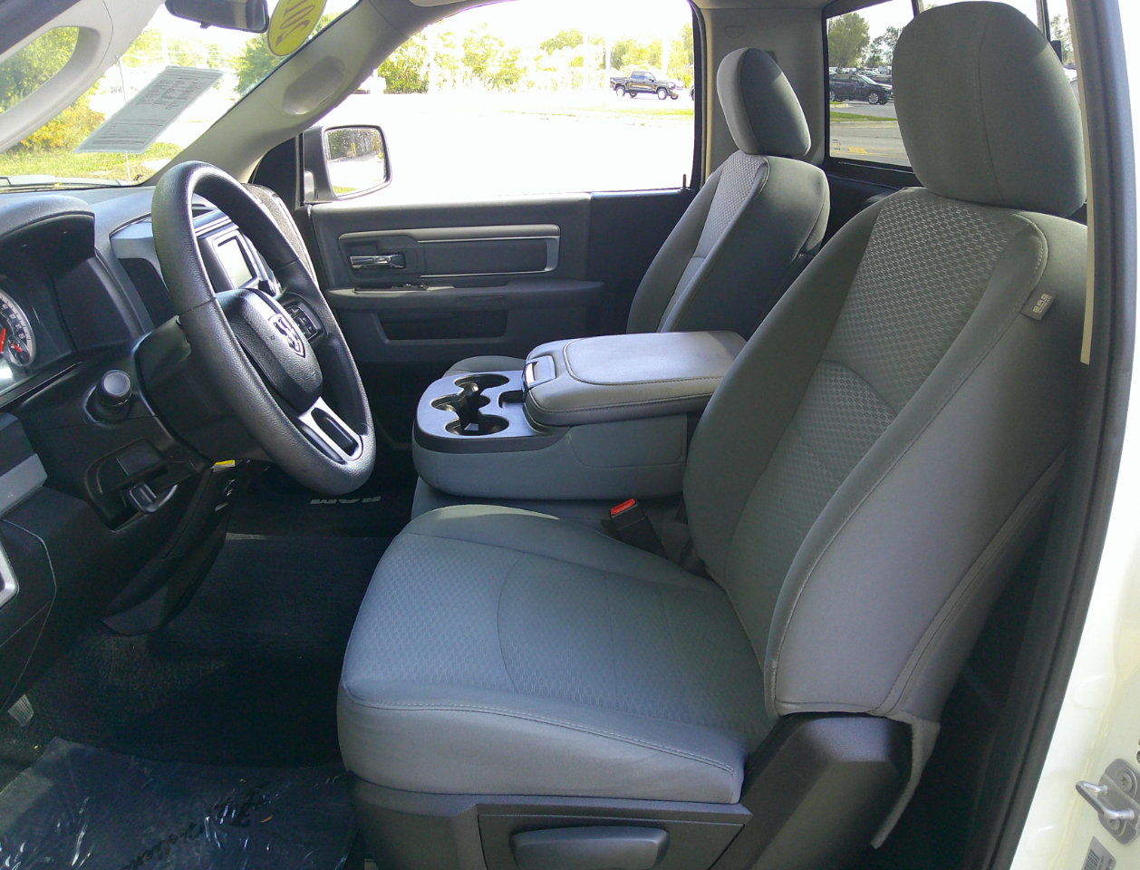 RAM 1500 Classic Tradesman 4x2 Reg Cab 8' Box 2019 RAM 1500 Classic Tradesman 4x2 Reg Cab 8' Box 2019