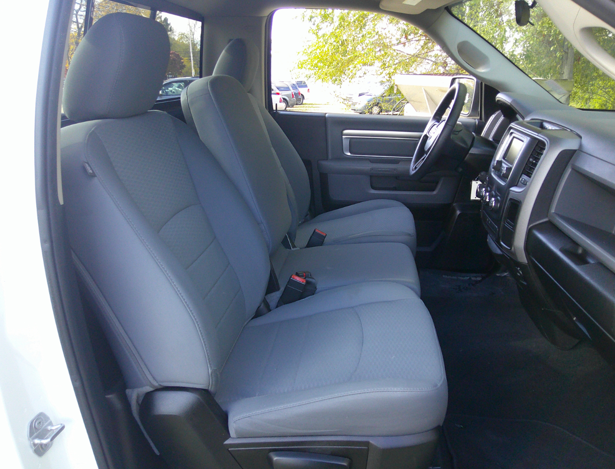 RAM 1500 Classic Tradesman 4x2 Reg Cab 8' Box 2019 RAM 1500 Classic Tradesman 4x2 Reg Cab 8' Box 2019