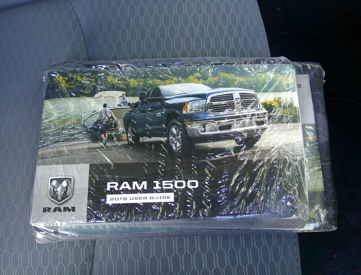 RAM 1500 Classic Tradesman 4x2 Reg Cab 8' Box 2019 RAM 1500 Classic Tradesman 4x2 Reg Cab 8' Box 2019