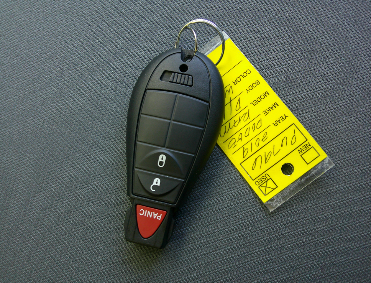 RAM 1500 Classic Tradesman 4x2 Reg Cab 8' Box 2019 RAM 1500 Classic Tradesman 4x2 Reg Cab 8' Box 2019