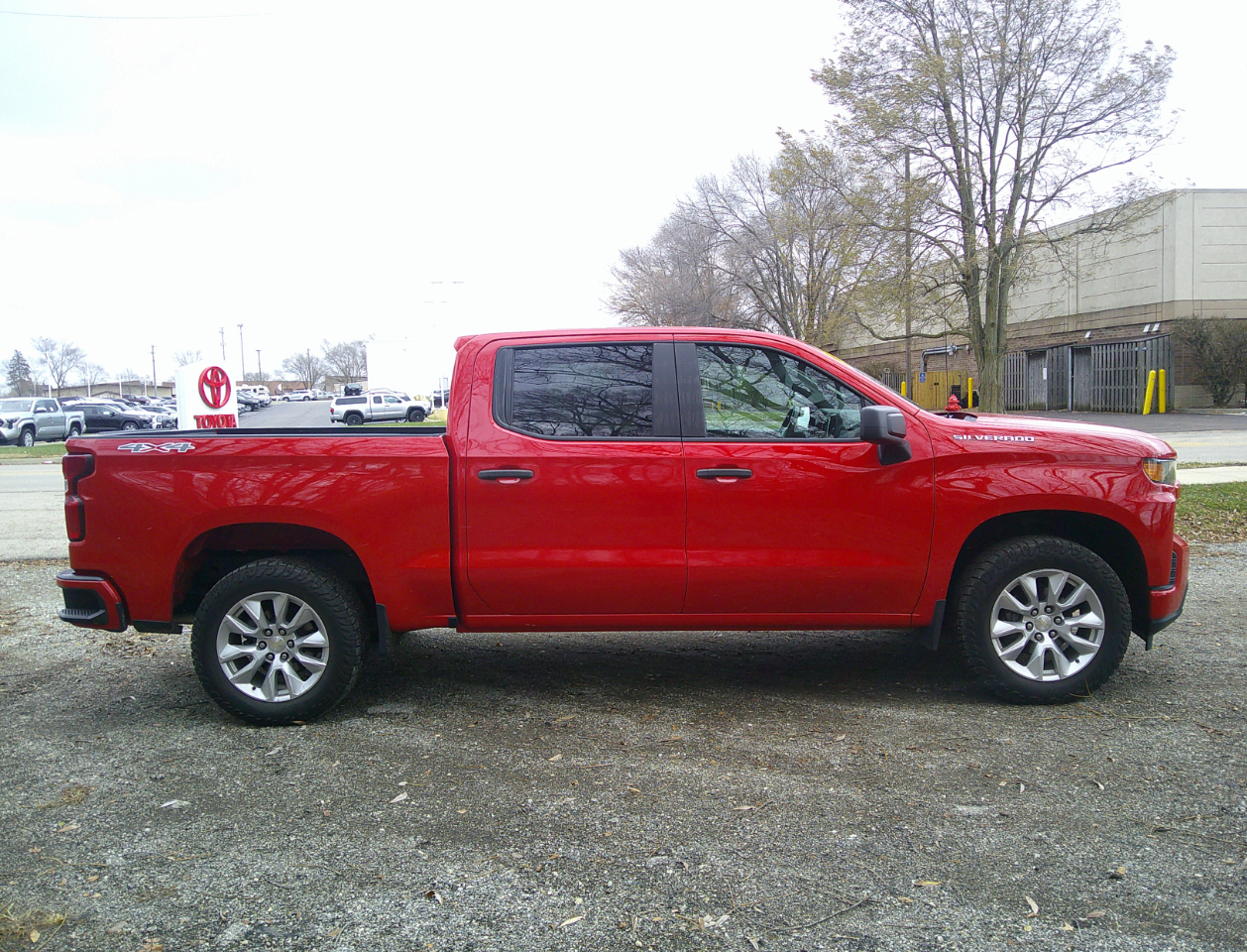 Chevrolet Silverado 1500 4WD Crew Cab 147" Custom 2020